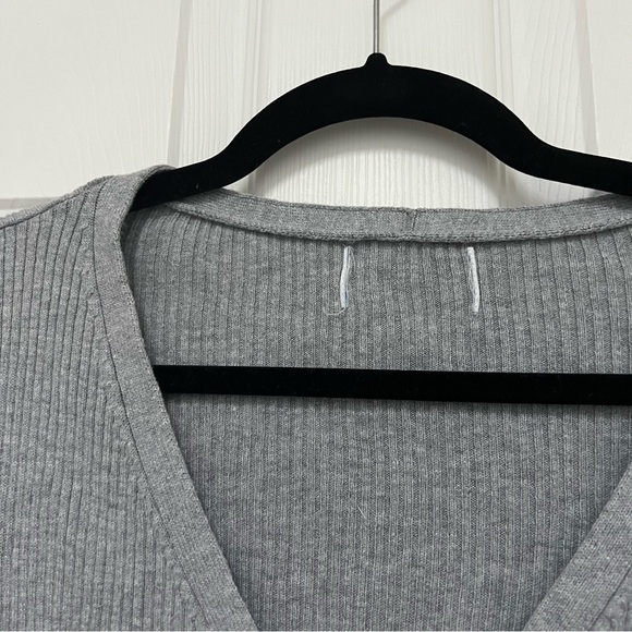 Grey Cropped Cardigan - Picture 4 of 6